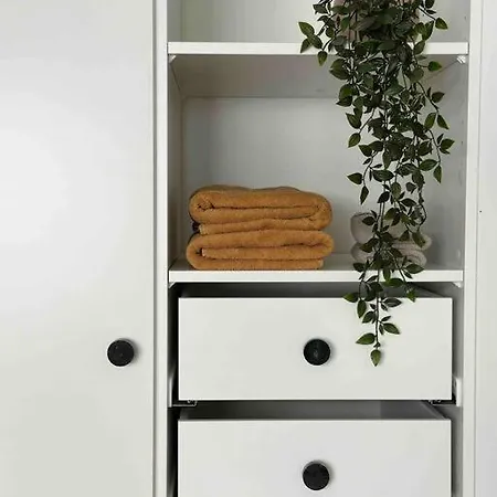 Appartement Modern With Great Location, Free Parking And Netflix